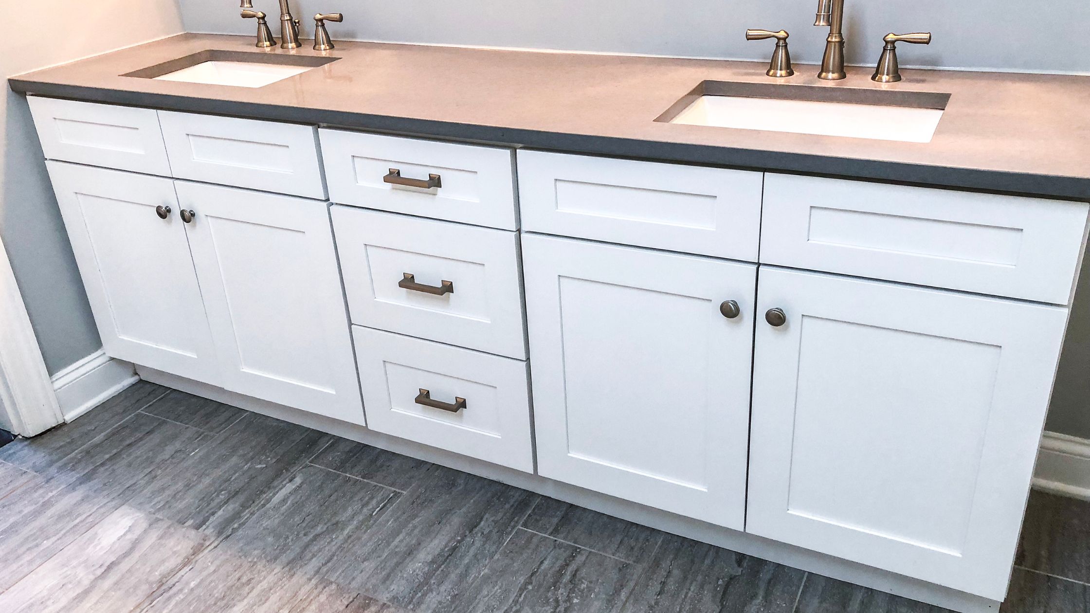 Clean Bathroom Cabinets 